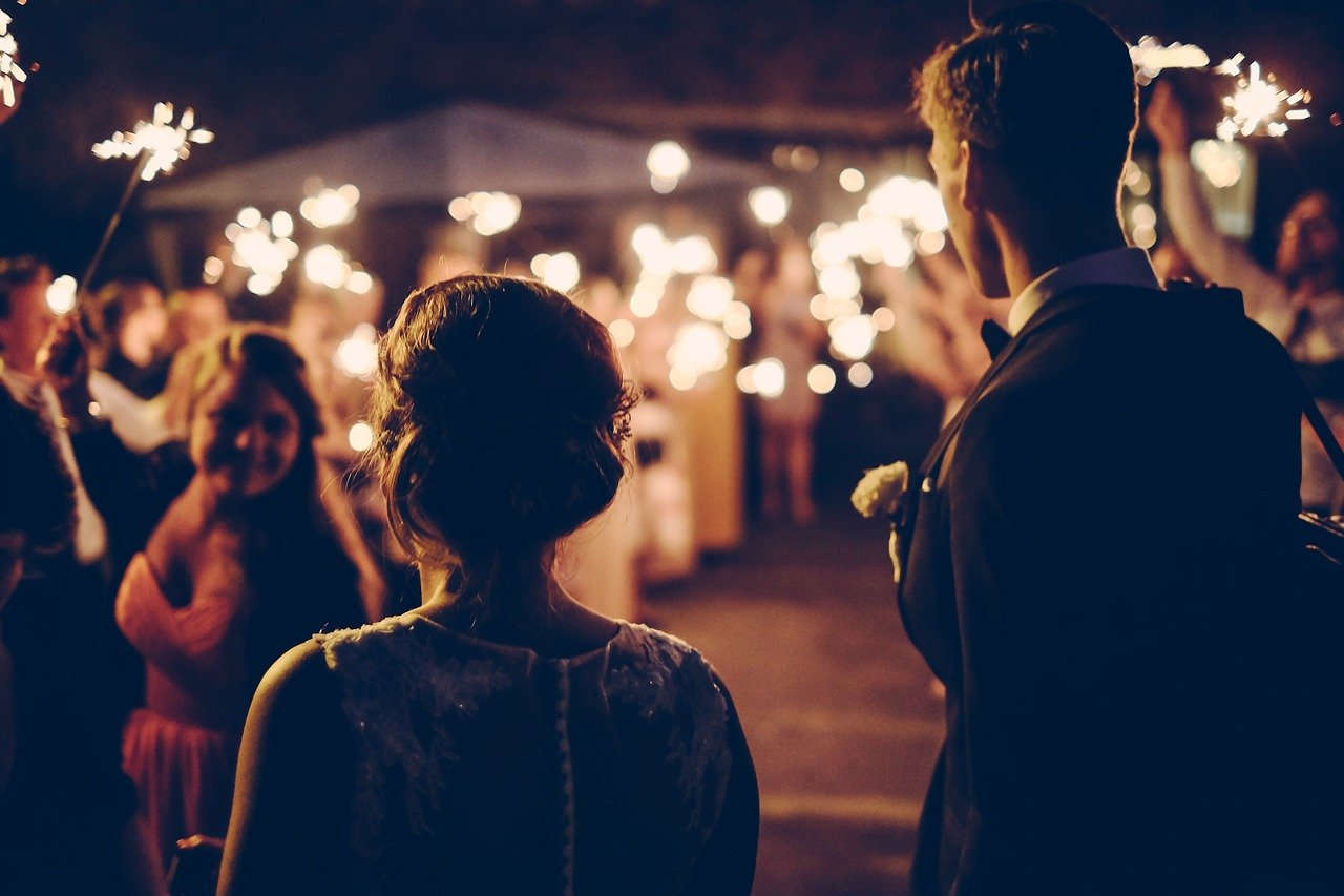 夜の結婚式
